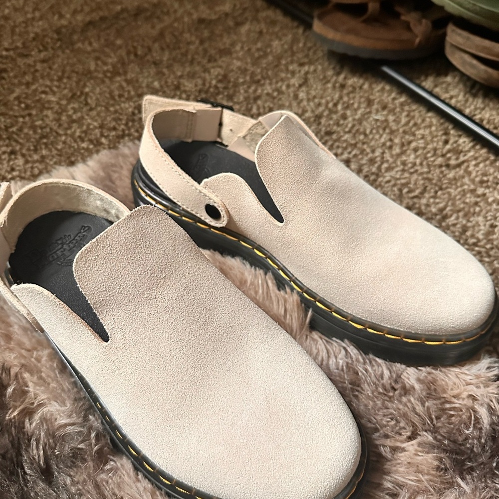 Dr martens Carlson Mules in tan size 7 never worn!